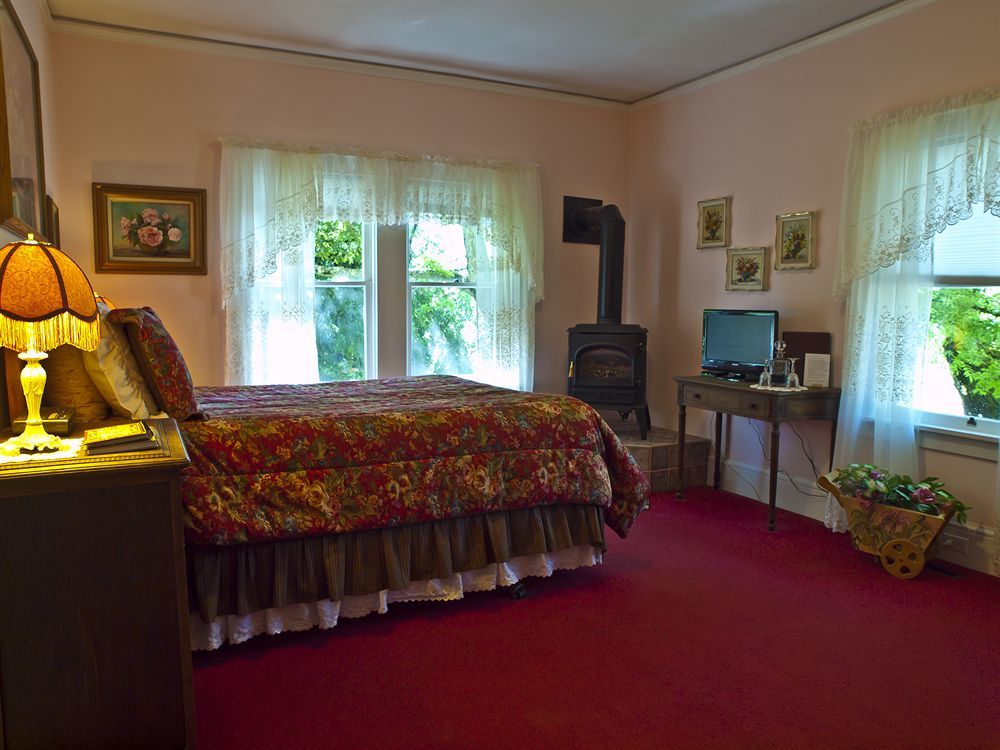 Shady Oaks Country Inn Сент-Гелена Номер фото