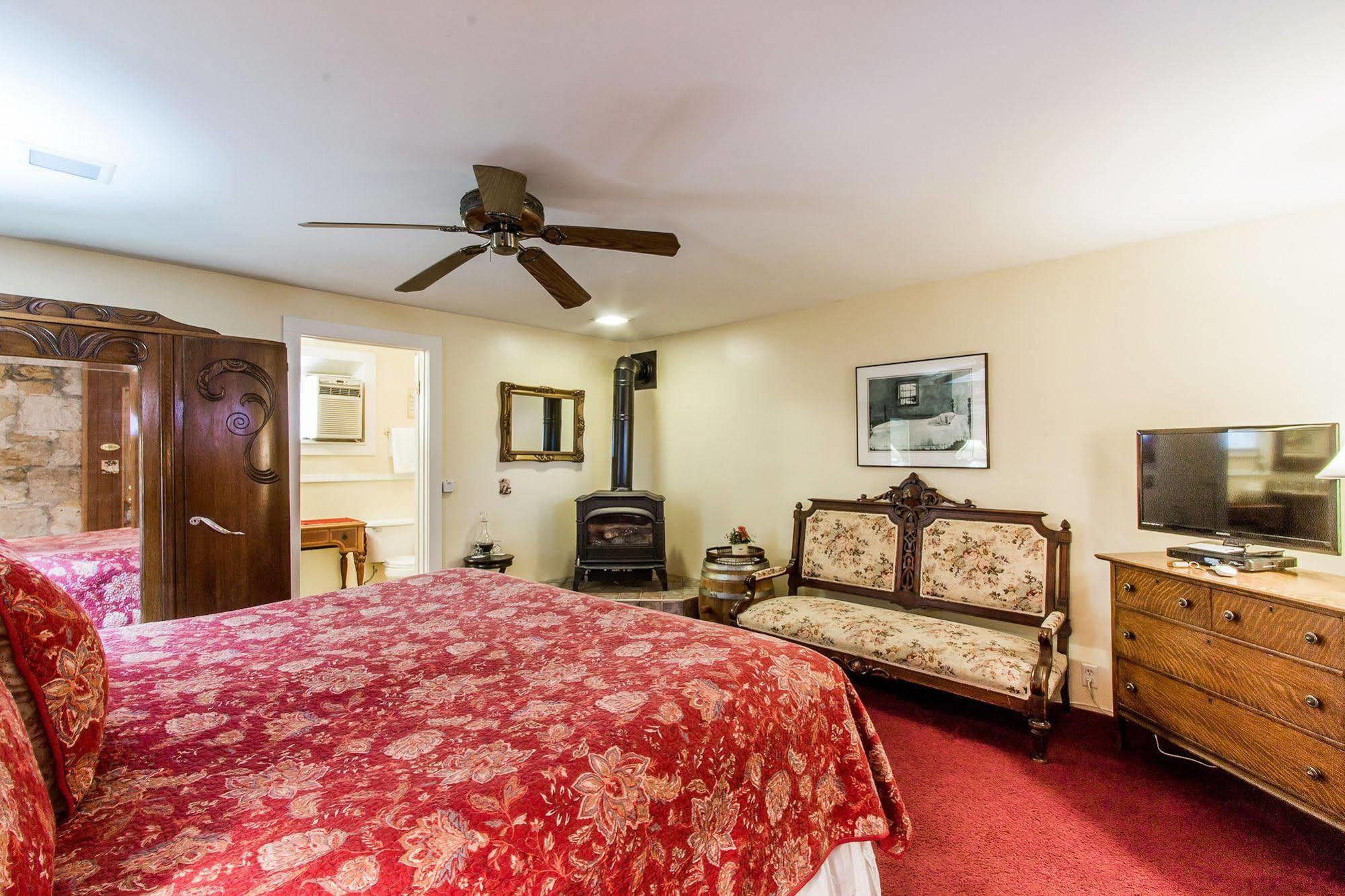 Shady Oaks Country Inn Сент-Гелена Екстер'єр фото
