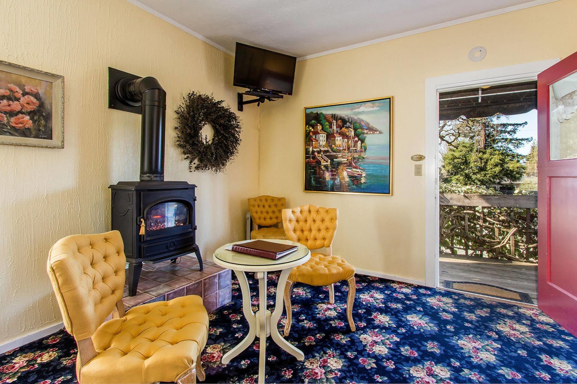 Shady Oaks Country Inn Сент-Гелена Екстер'єр фото