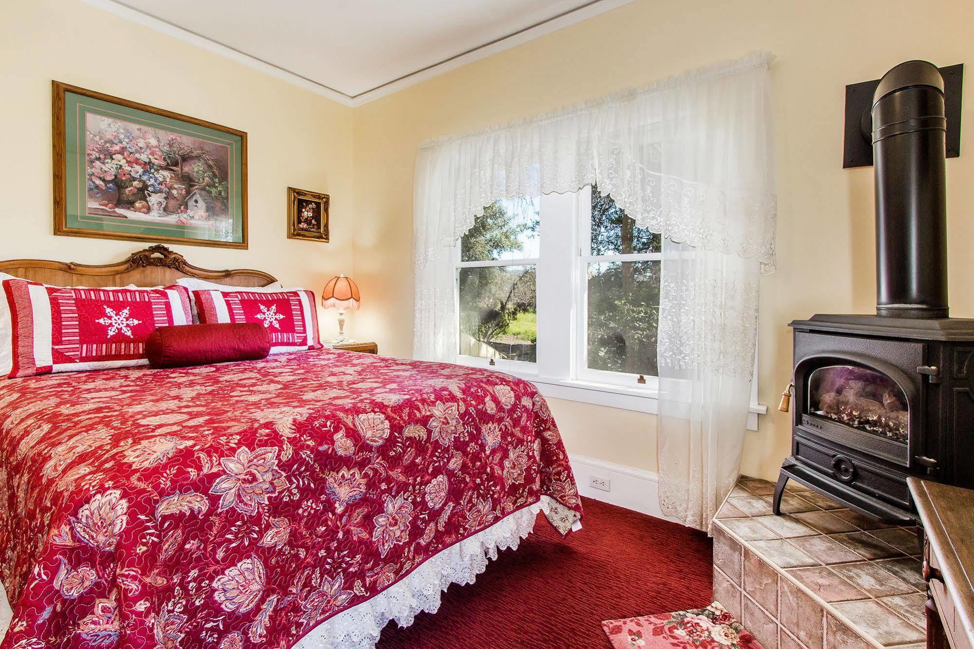 Shady Oaks Country Inn Сент-Гелена Екстер'єр фото