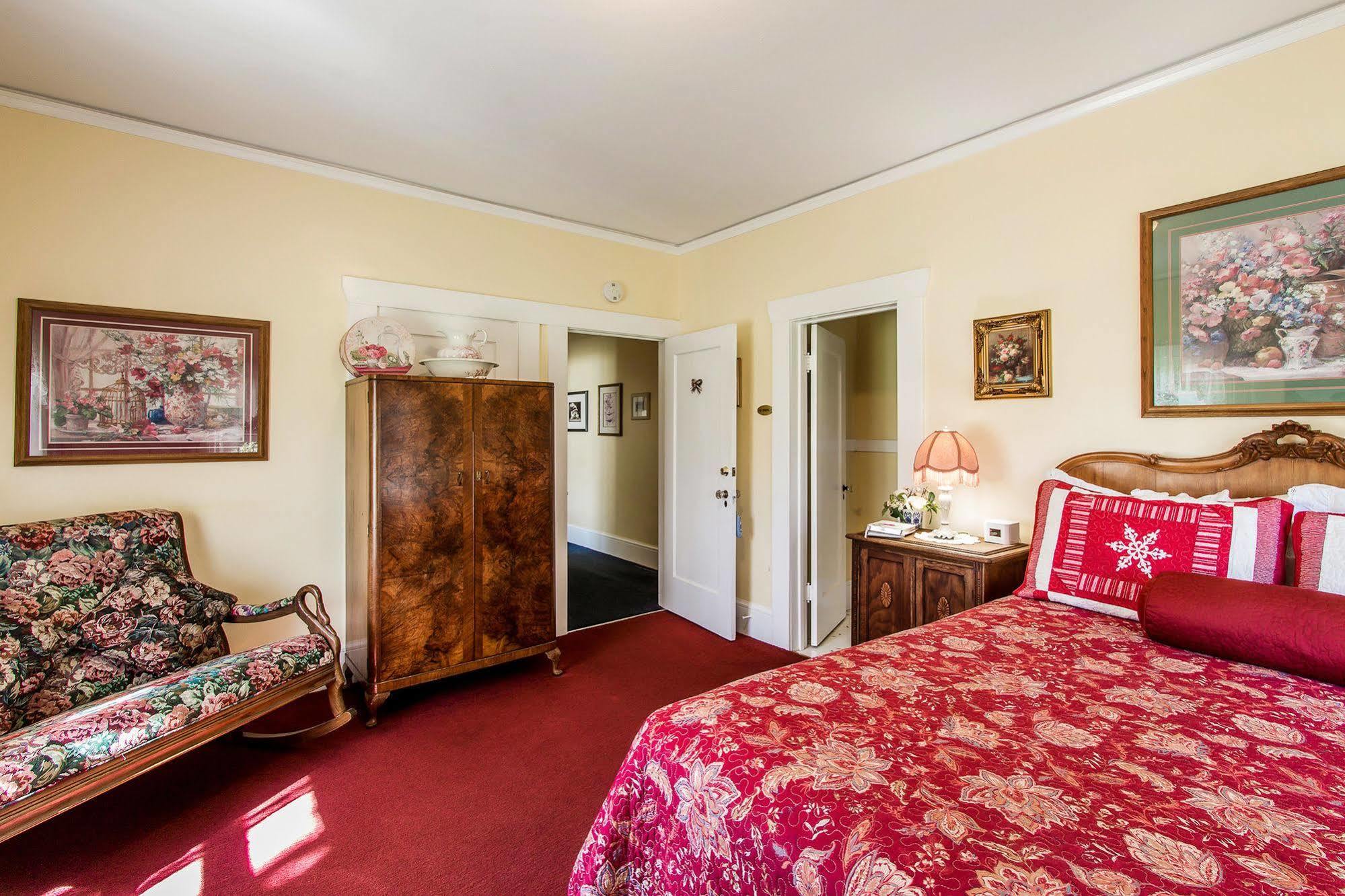 Shady Oaks Country Inn Сент-Гелена Екстер'єр фото