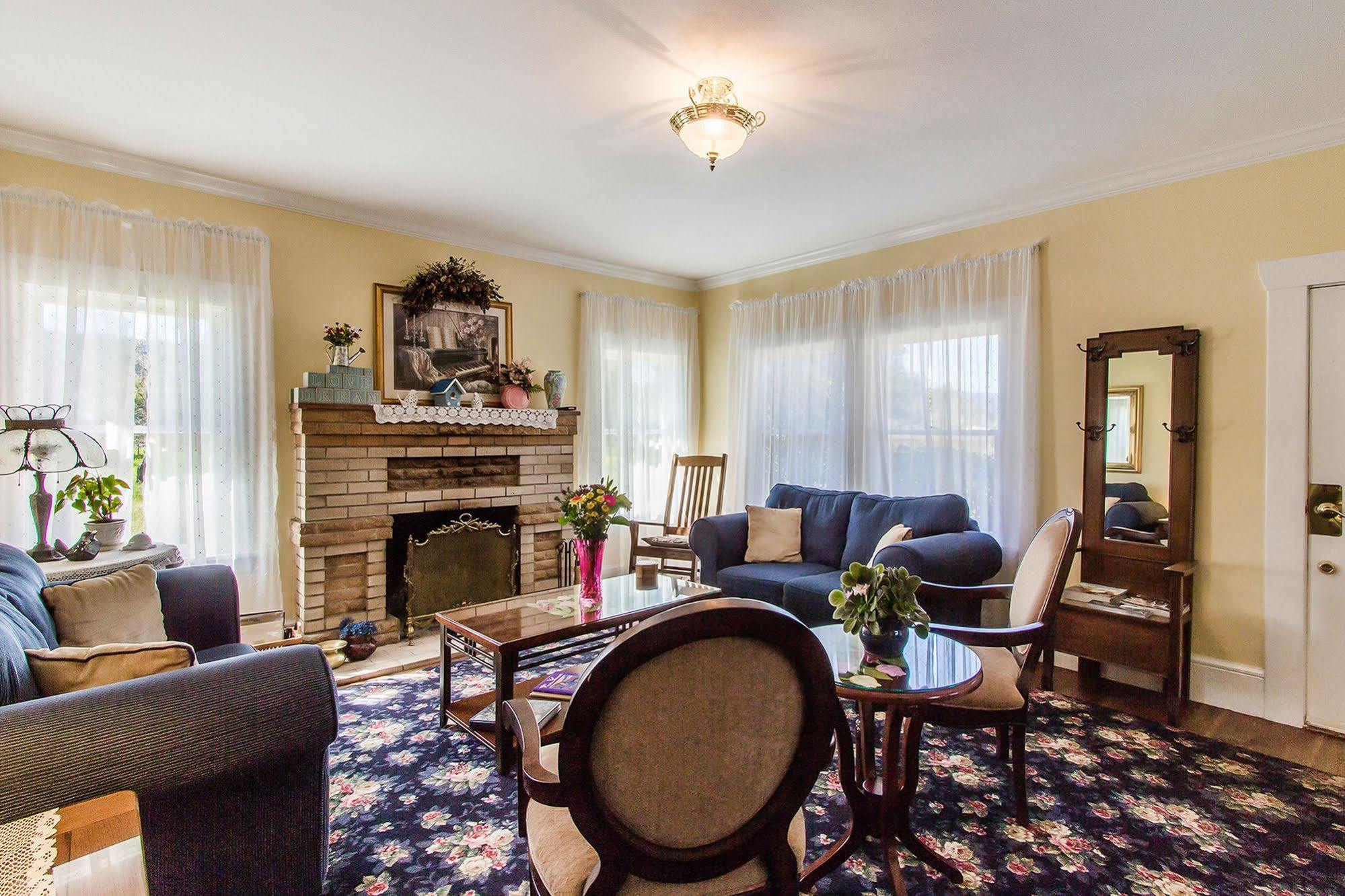 Shady Oaks Country Inn Сент-Гелена Екстер'єр фото